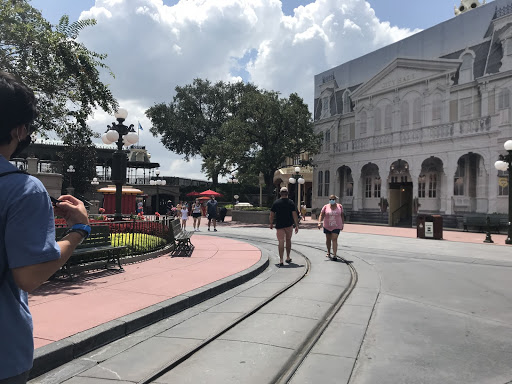 All throughout the park, masks are strictly required at all times. 