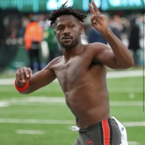 Antonio Brown Becomes the Talk of the Town