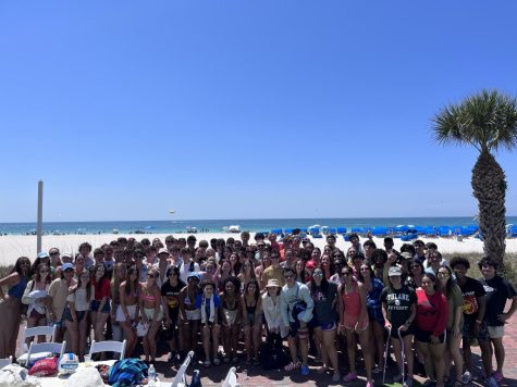 Navigation to Story: Seniors Enjoy a Day at the Beach