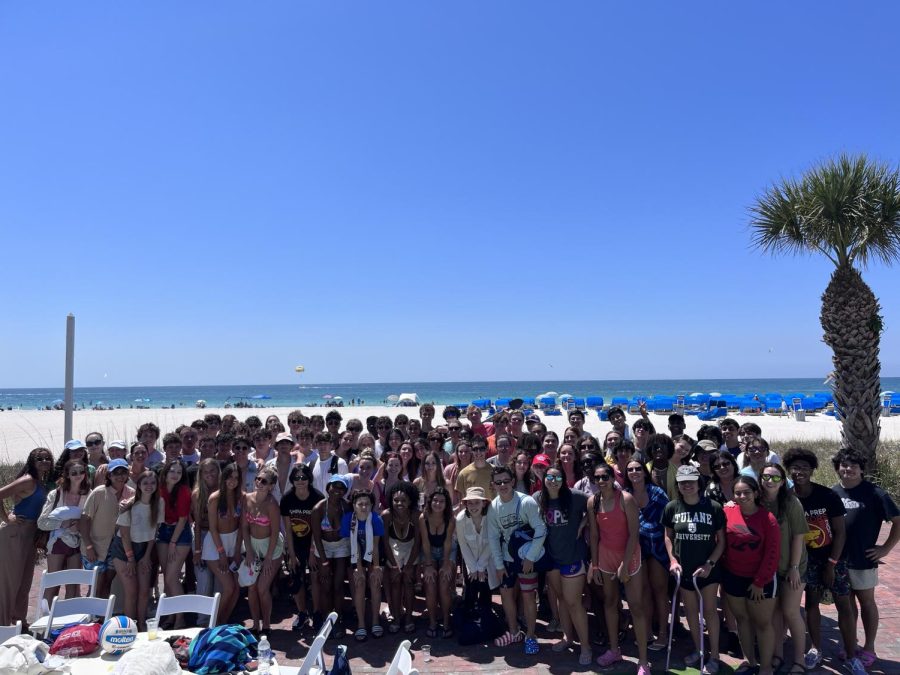 Seniors+Enjoy+a+Day+at+the+Beach
